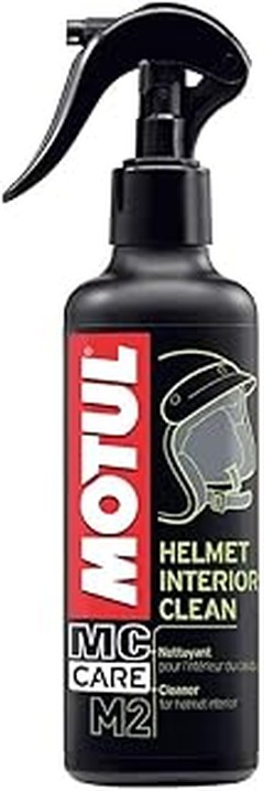 Errores comunes al elegir un limpiador de pantalla para tu moto