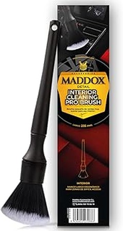 Evita Estos Errores Comunes al Usar Cepillos para Detailing de Moto